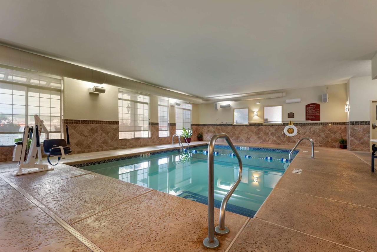 Best Western Plus Vineyard Inn And Suites Penn Yan Exterior photo