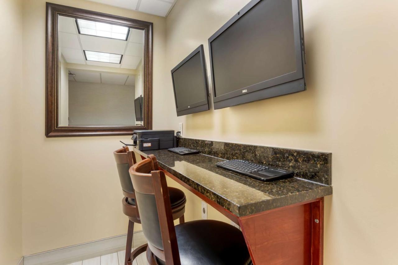 Best Western Plus Vineyard Inn And Suites Penn Yan Exterior photo