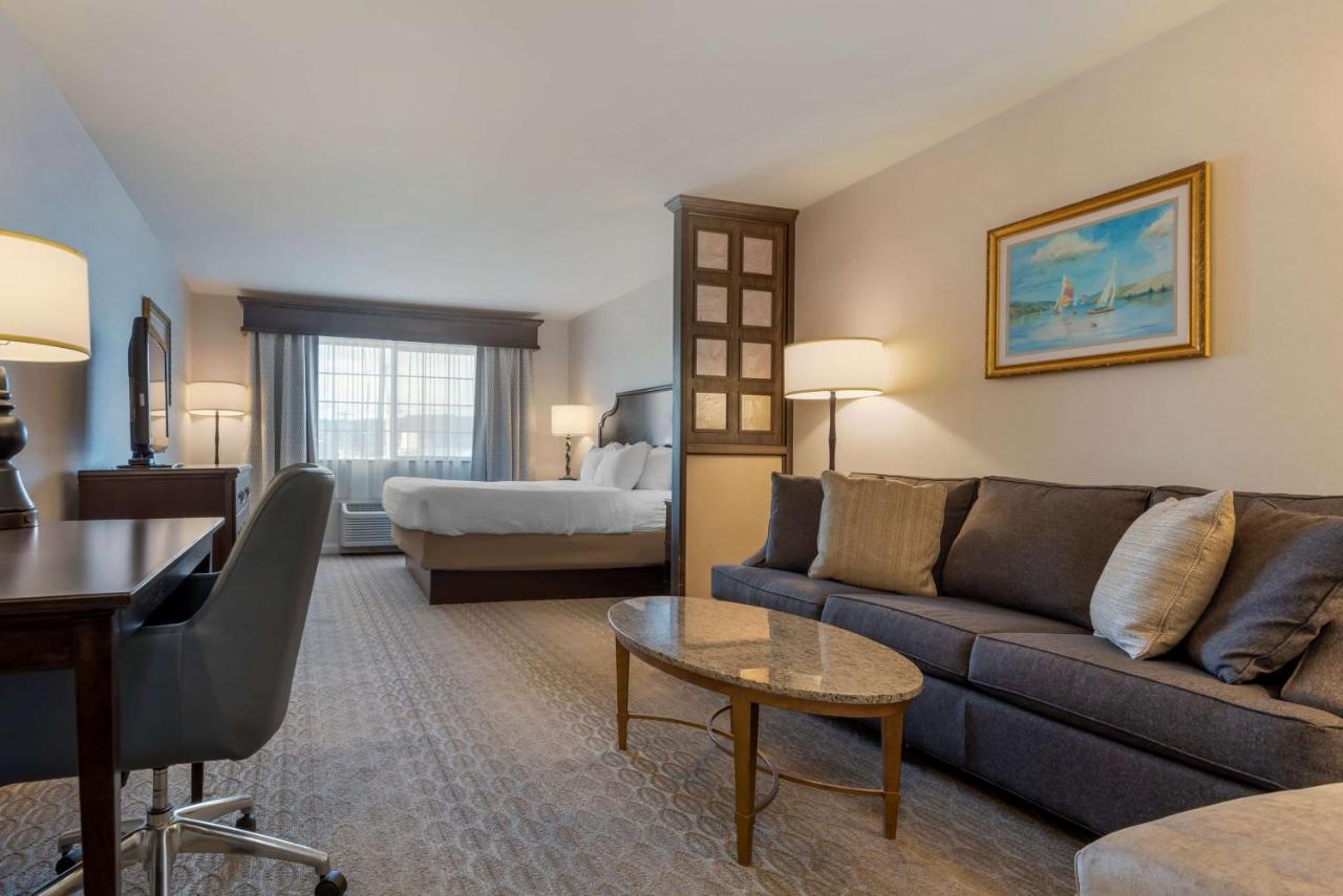 Best Western Plus Vineyard Inn And Suites Penn Yan Exterior photo