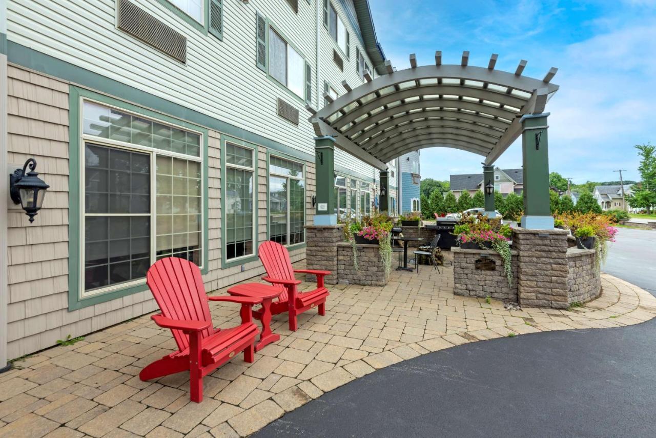 Best Western Plus Vineyard Inn And Suites Penn Yan Exterior photo
