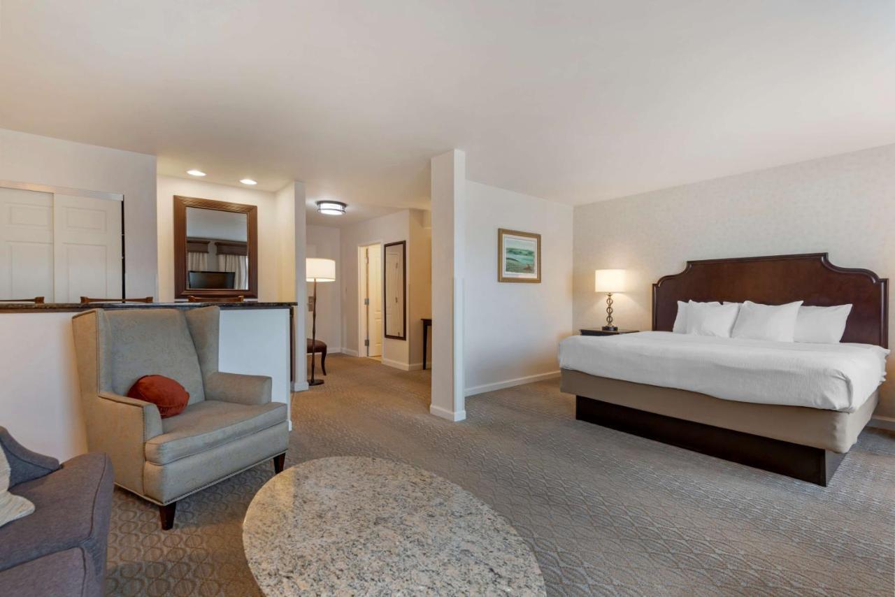 Best Western Plus Vineyard Inn And Suites Penn Yan Exterior photo