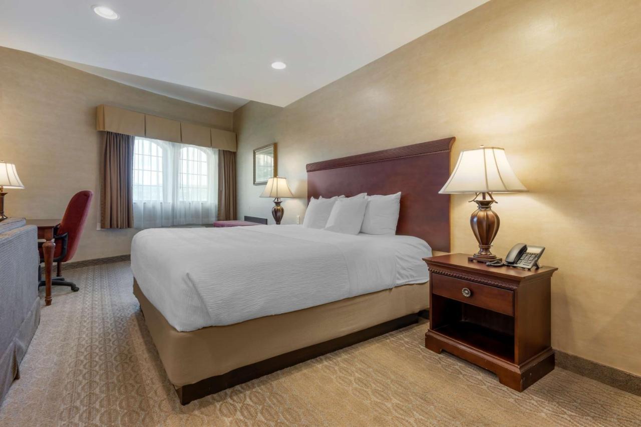 Best Western Plus Vineyard Inn And Suites Penn Yan Exterior photo