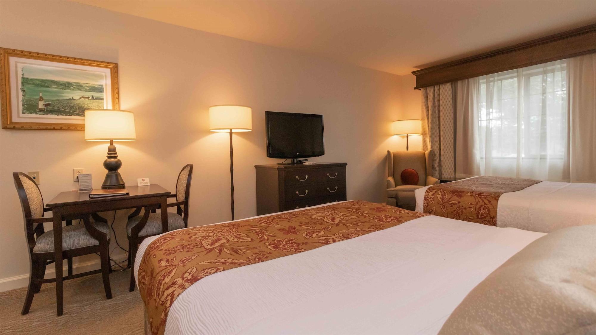 Best Western Plus Vineyard Inn And Suites Penn Yan Exterior photo